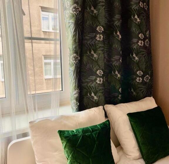 اتاق استاندارد با سرویس بهداشتی مشترک, Backpack Apart Rooms