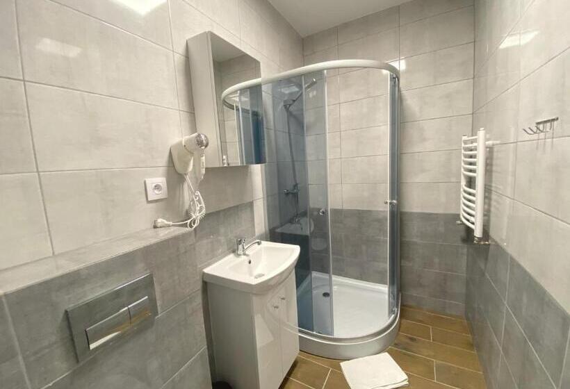 اتاق استاندارد با بالکن, Magnezja
