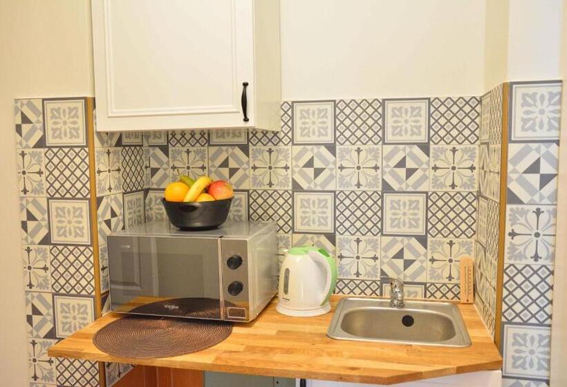 اتاق استاندارد چهارنفره با بالکن, Pasmanteria U Mimi