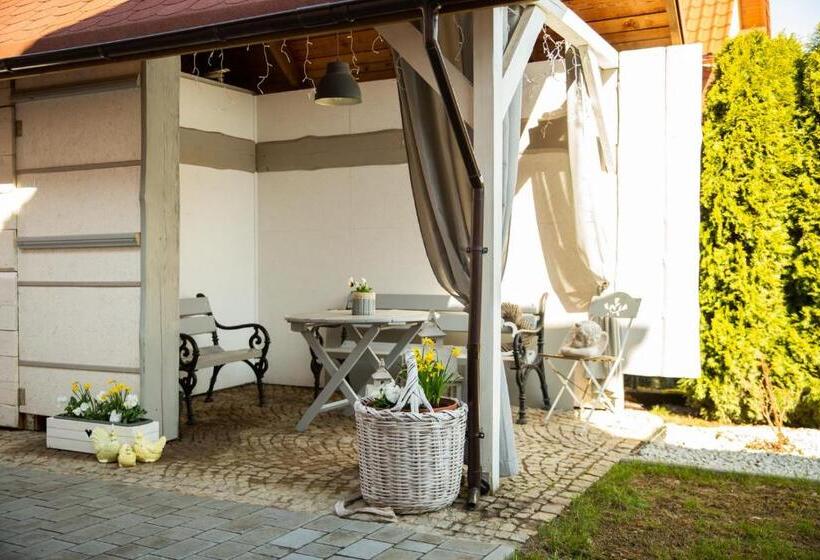 استودیوی استاندارد, Apartementy   Weranda   Z Ogrodem W Centrum