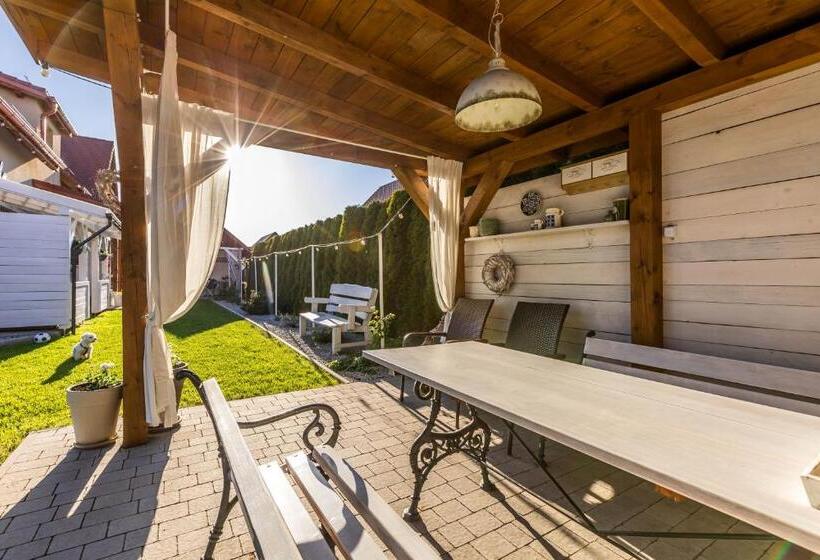 استودیوی استاندارد, Apartementy   Weranda   Z Ogrodem W Centrum