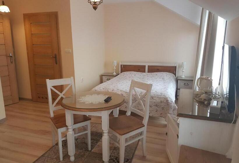 اتاق استاندارد سه نفره, Gościniec Groblice