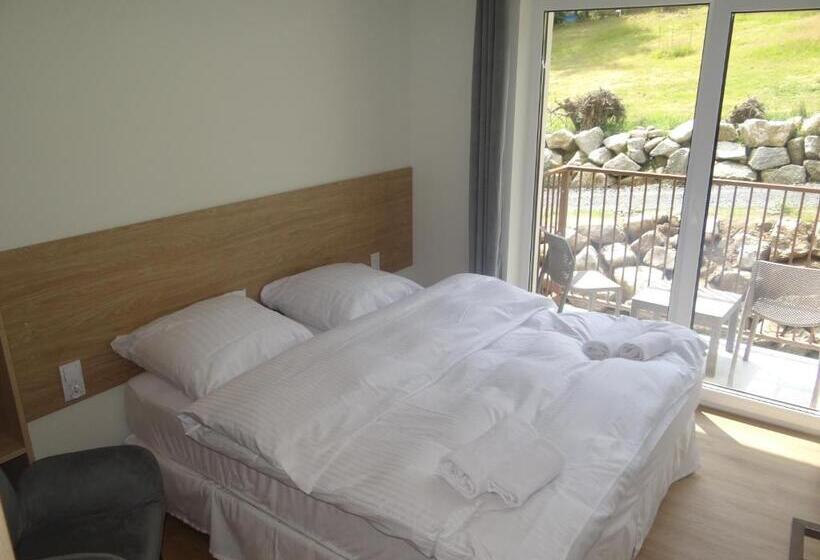 آپارتمان 1 خوابه با تراس, 4family Resortspa