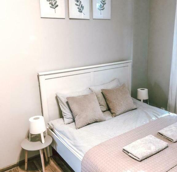 اتاق استاندارد با سرویس بهداشتی مشترک, Bankowa 8 Guest Rooms