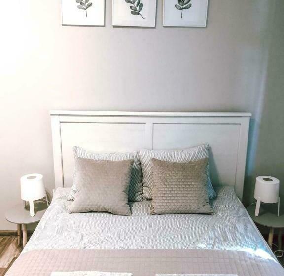 اتاق استاندارد با سرویس بهداشتی مشترک, Bankowa 8 Guest Rooms