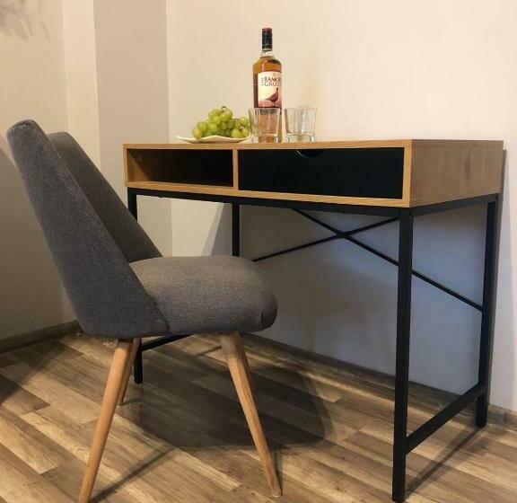 اتاق استاندارد با سرویس بهداشتی مشترک, Bankowa 8 Guest Rooms