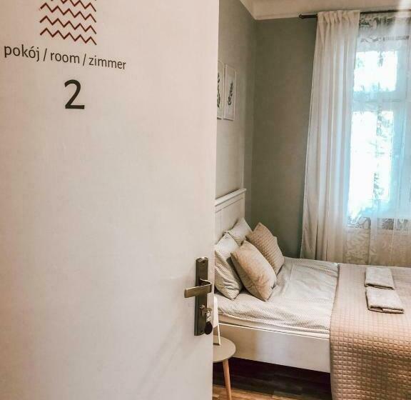 اتاق استاندارد با سرویس بهداشتی مشترک, Bankowa 8 Guest Rooms