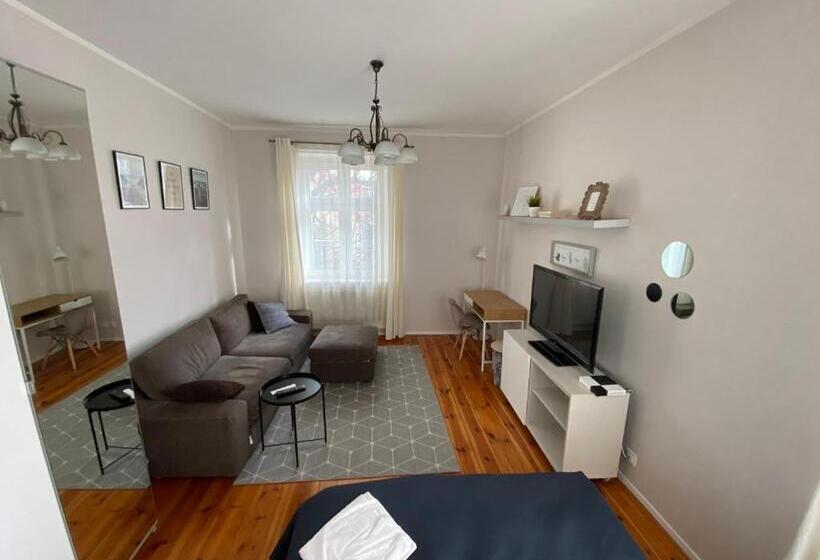 اتاق استاندارد سه تخته با سرویس بهداشتی مشترک, Bankowa 8 Guest Rooms