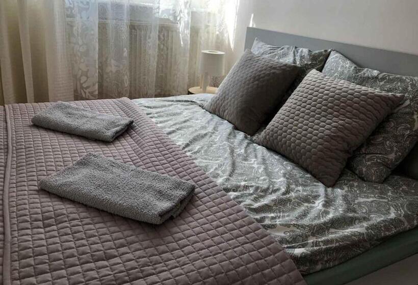 اتاق استاندارد سه تخته با سرویس بهداشتی مشترک, Bankowa 8 Guest Rooms