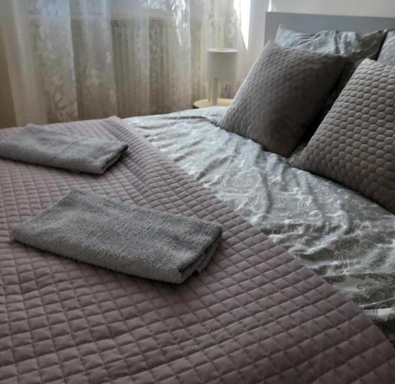 اتاق استاندارد سه تخته با سرویس بهداشتی مشترک, Bankowa 8 Guest Rooms