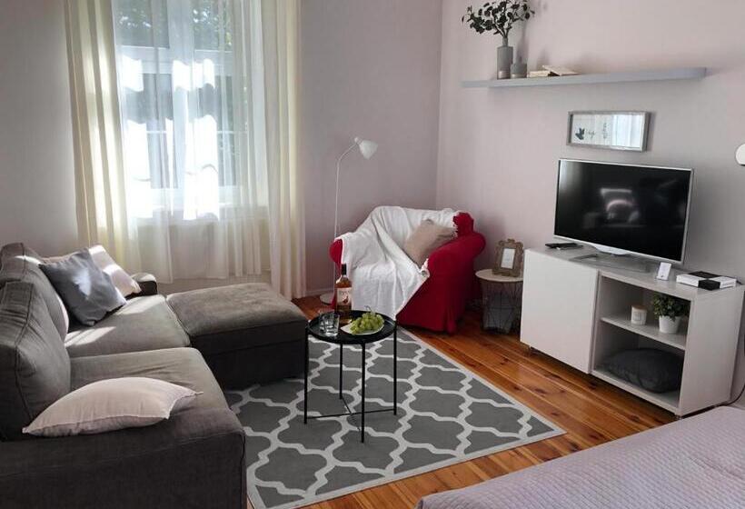 اتاق استاندارد سه تخته با سرویس بهداشتی مشترک, Bankowa 8 Guest Rooms