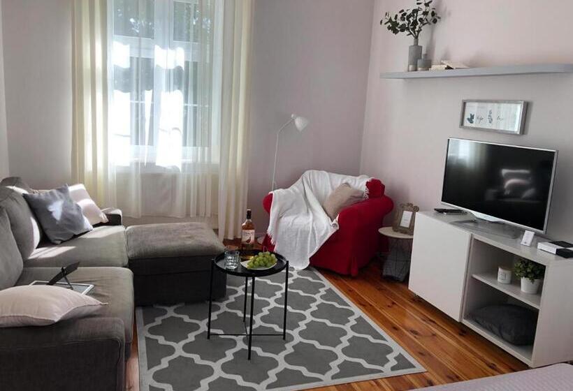 اتاق استاندارد سه تخته با سرویس بهداشتی مشترک, Bankowa 8 Guest Rooms