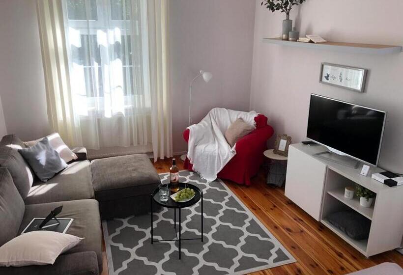 اتاق استاندارد سه تخته با سرویس بهداشتی مشترک, Bankowa 8 Guest Rooms