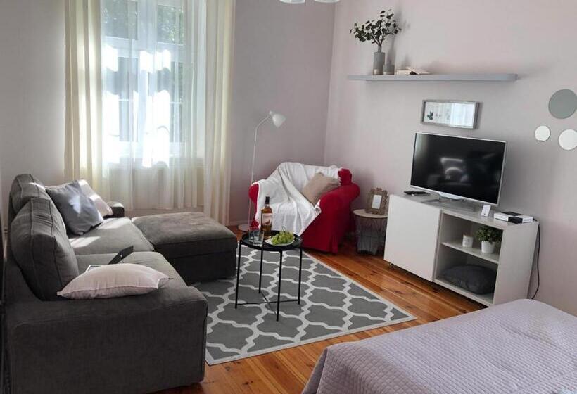 اتاق استاندارد سه تخته با سرویس بهداشتی مشترک, Bankowa 8 Guest Rooms