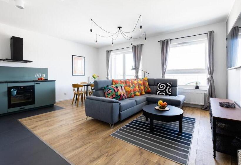 Deluxe Suite King Bed, Symphony Baltica Towers Apartamenty