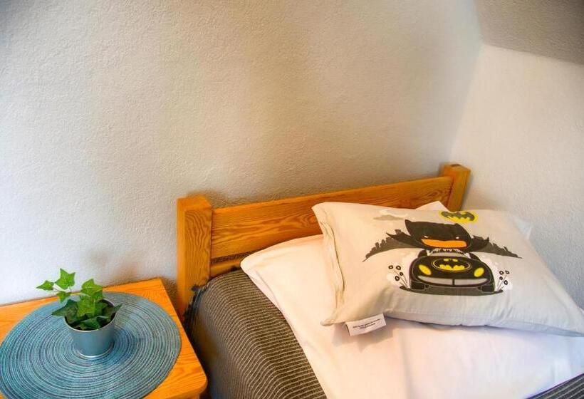 اتاق خانوادگی با چشم‌انداز باغ, Dw Pod Jaworami   Relaks W Spa   Jacuzzi, Sauna Na Wyłączność