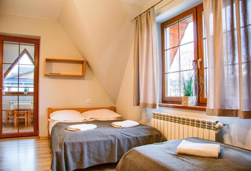 اتاق خانوادگی با چشم‌انداز باغ, Dw Pod Jaworami   Relaks W Spa   Jacuzzi, Sauna Na Wyłączność