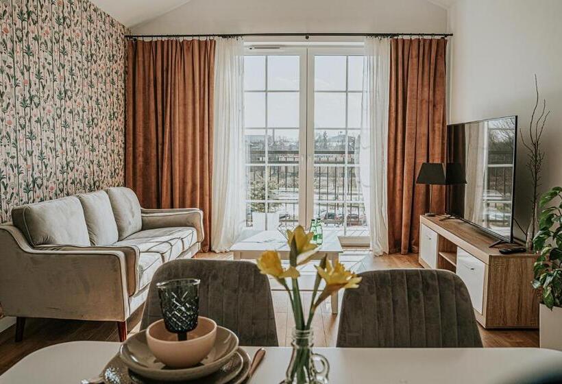 سوییت لوکس, The Loft   Garncarska 1
