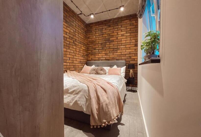 اتاق لوکس, The Loft   Garncarska 1