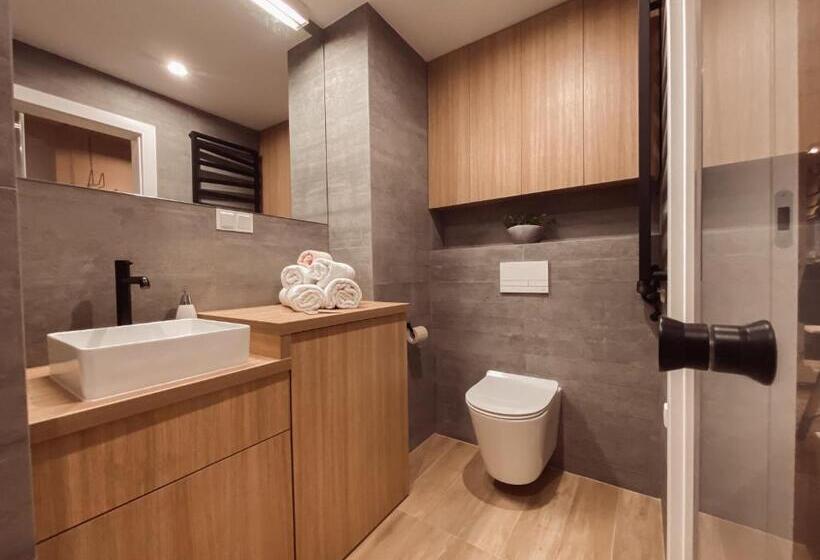 اتاق لوکس, The Loft   Garncarska 1