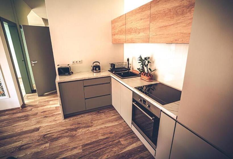 سوییت لوکس, The Loft   Garncarska 1