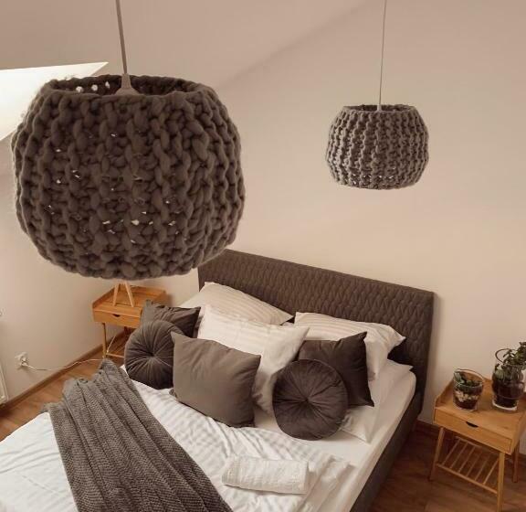 سوییت لوکس, The Loft   Garncarska 1