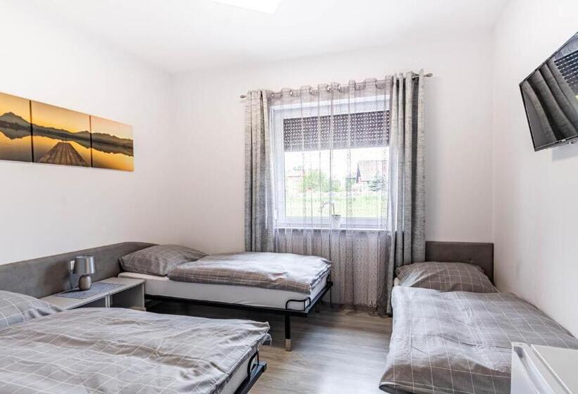 اتاق استاندارد سه نفره, Motel Oliv