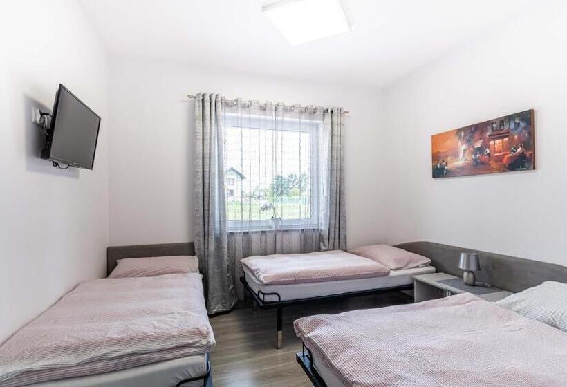اتاق استاندارد سه نفره, Motel Oliv