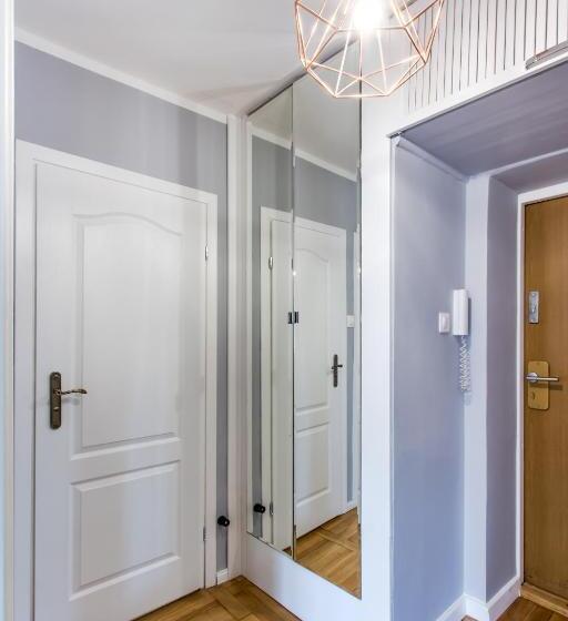 اتاق استاندارد با سرویس بهداشتی مشترک, Clicktheflat żurawia Street Apart Rooms