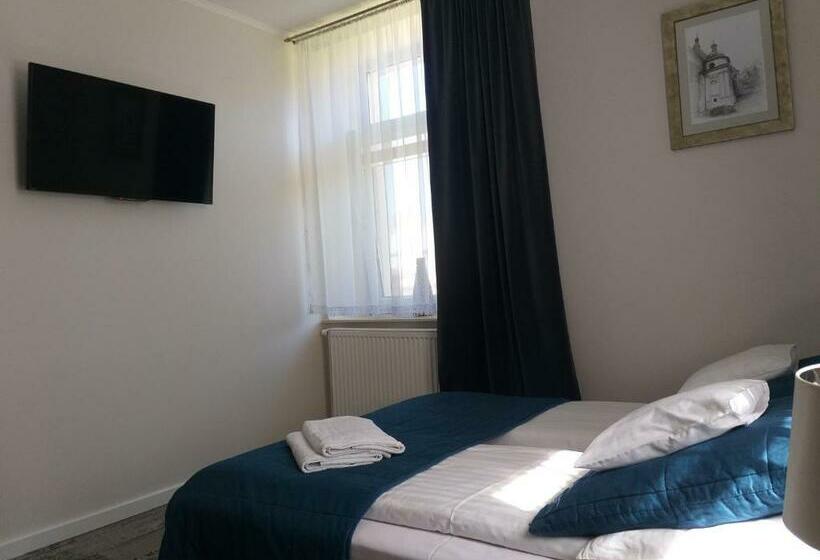 اتاق استاندارد چهارنفره با چشم‌انداز باغ, Apartamenty I Pokoje Gościnne Kołodziejówka