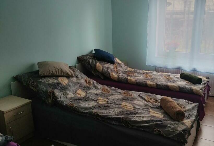 ４ベッドルームクラシックタイプ, Hostel U Misiów