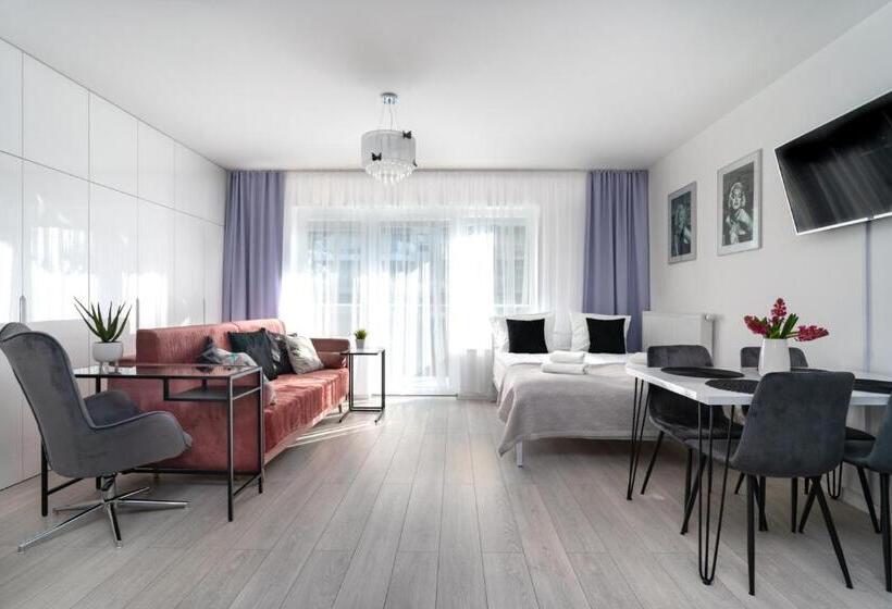استودیوی استاندارد, Symphony Baltica Towers Apartamenty