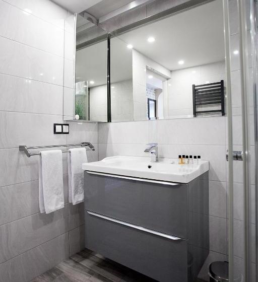 آپارتمان 1 خوابه با چشم‌انداز باغ, Willowa No. 5 Apartaments