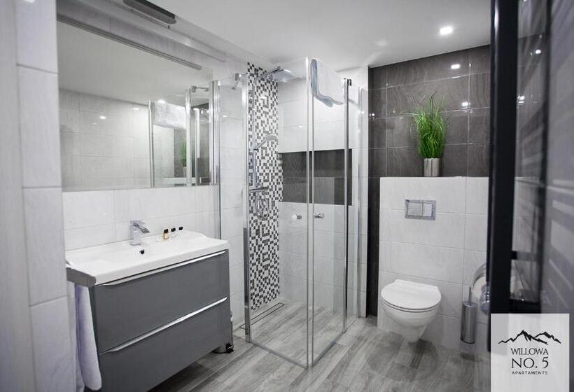 آپارتمان 1 خوابه با چشم‌انداز باغ, Willowa No. 5 Apartaments