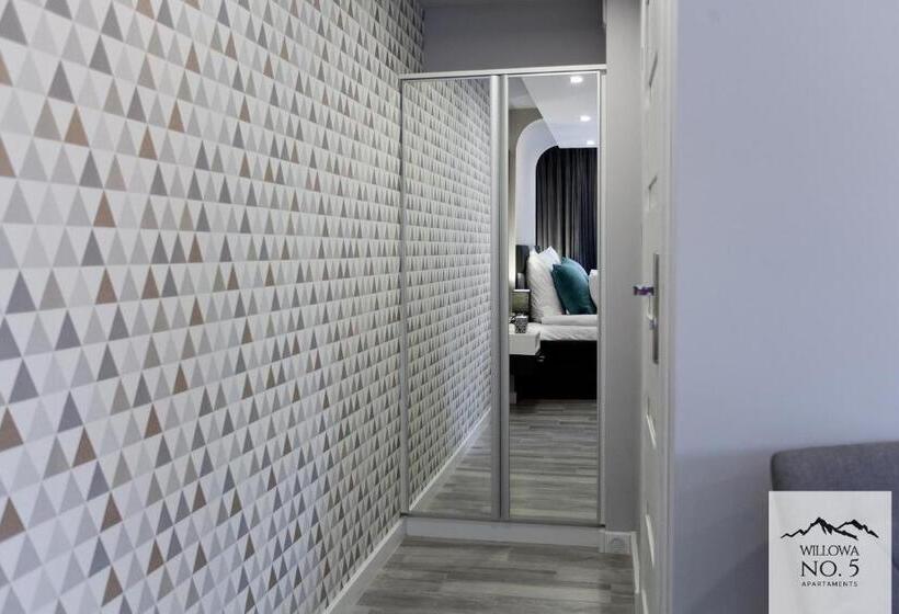 آپارتمان 1 خوابه با چشم‌انداز باغ, Willowa No. 5 Apartaments