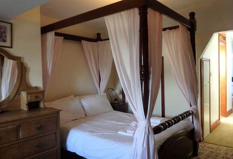 اتاق استاندارد سه تخته با سرویس بهداشتی مشترک, Hay Lane Lodge