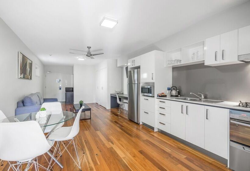 سوئیت 2 خوابه, Essence Apartments Chermside