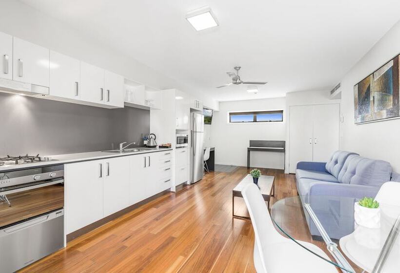 سوییت, Essence Apartments Chermside