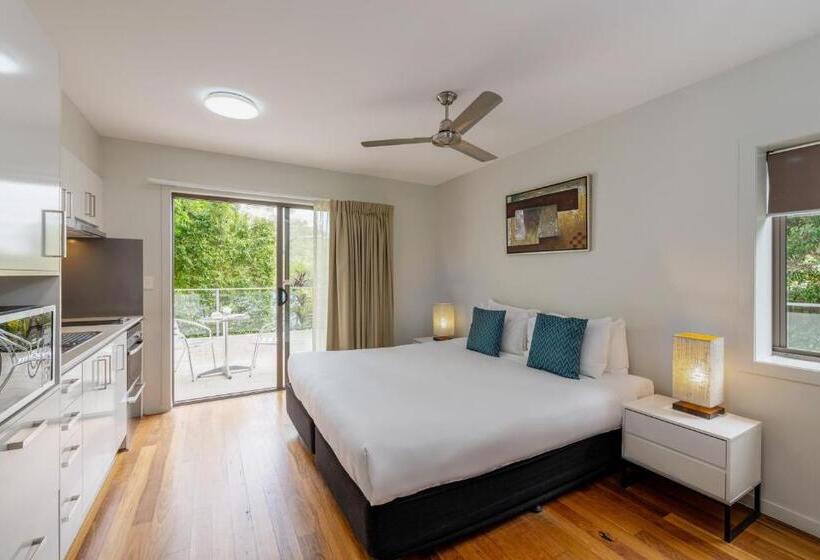 Standard Studio King Bed, Essence Apartments Chermside