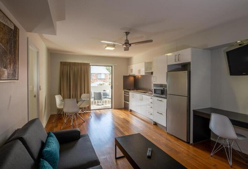 سوییت, Essence Apartments Chermside