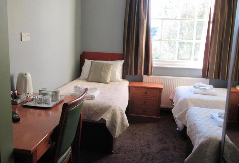 اتاق استاندارد سه نفره, The London Inn