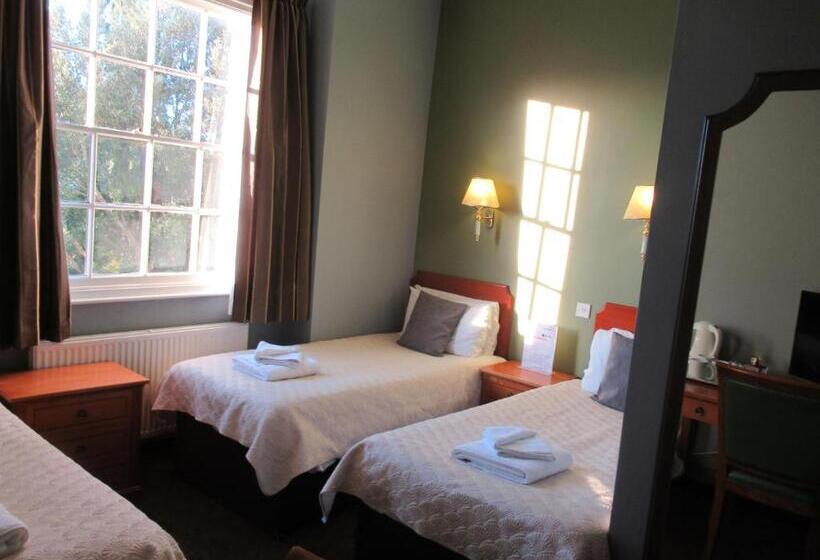 اتاق استاندارد سه نفره, The London Inn
