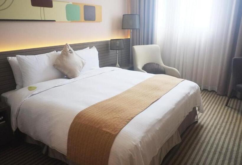 سوییت, Park City Hotel   Luzhou Taipei