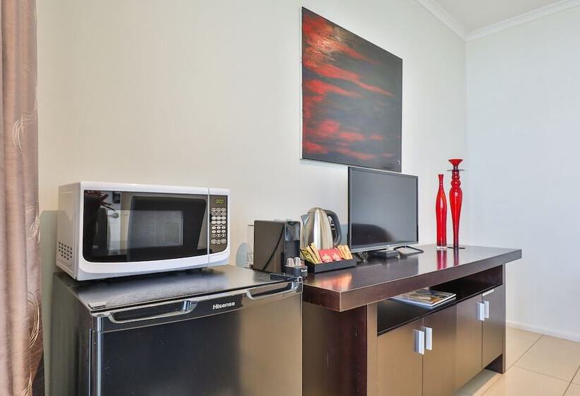 Standard Studio, Indulge Apartments   Langtree