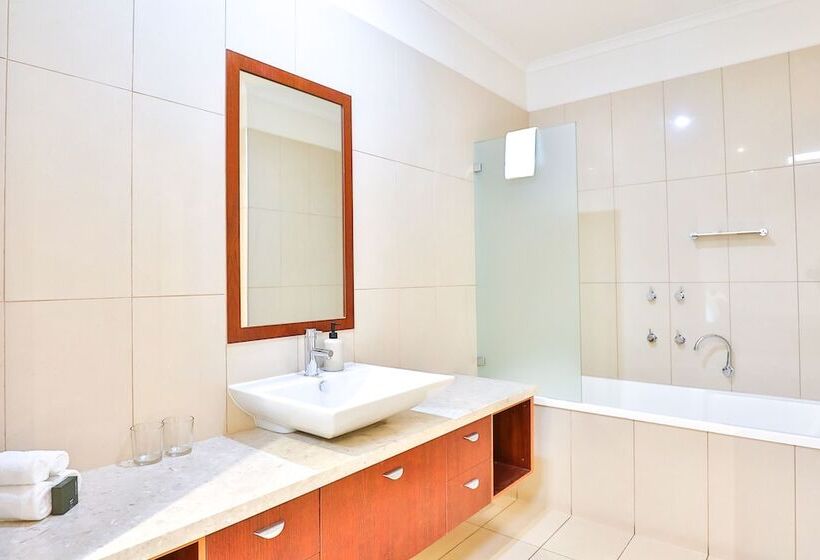 استودیوی استاندارد, Indulge Apartments   Langtree
