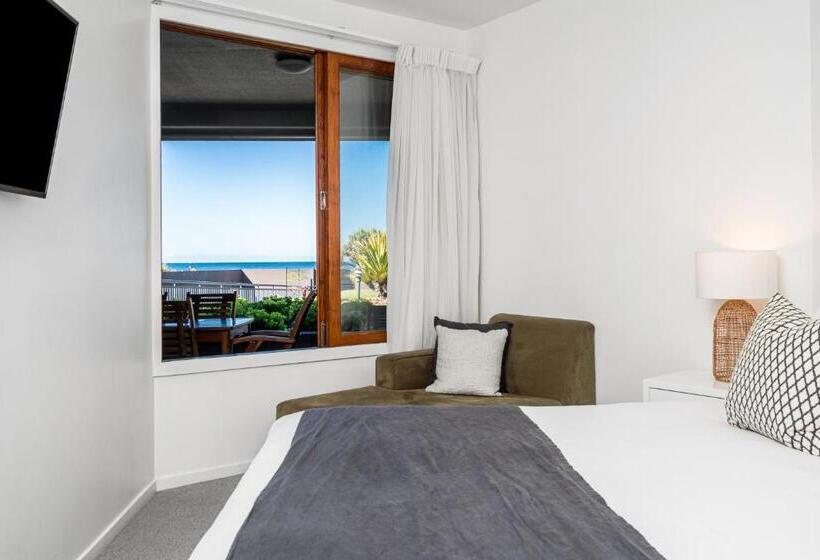 1 Bedroom Apartment Sea View, Lennox Holiday Apartments