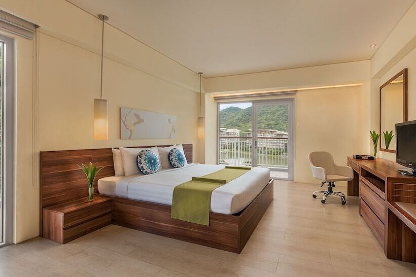 اتاق لوکس با چشم‌انداز دریاچه, Pico Sands