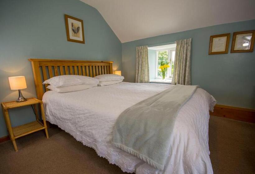 Deluxe Room King Size Bed, Rye Hill Farm