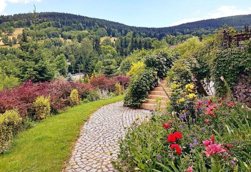 استودیو خانوادگی, Apartamenty Dom Na Wzgórzu Gardenia