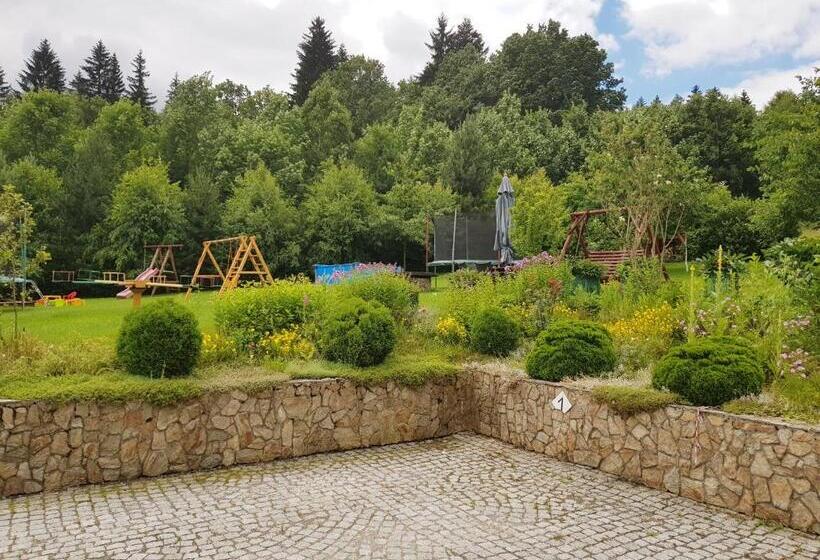 استودیو خانوادگی, Apartamenty Dom Na Wzgórzu Gardenia